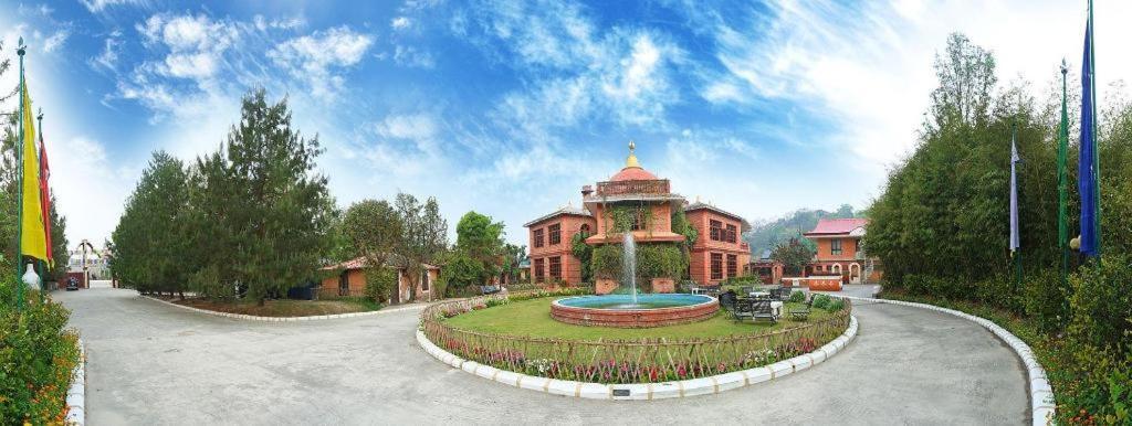 Grand Norling Hotel'S Resort Катманду Екстер'єр фото