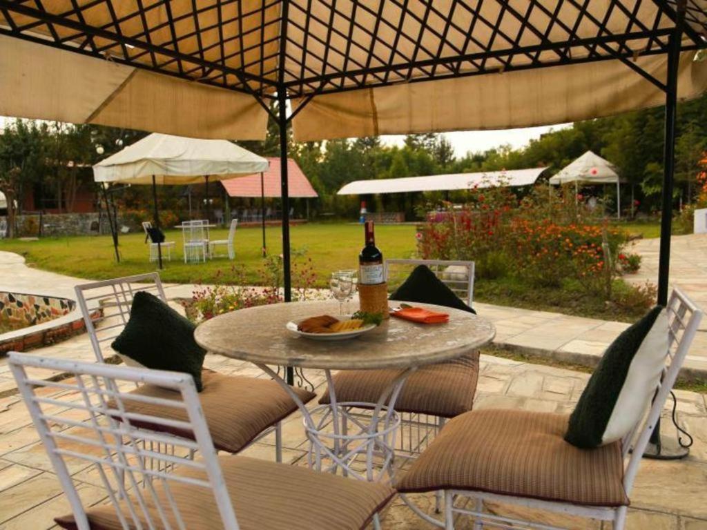 Grand Norling Hotel'S Resort Катманду Екстер'єр фото