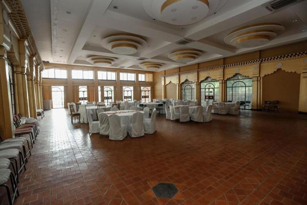 Grand Norling Hotel'S Resort Катманду Екстер'єр фото