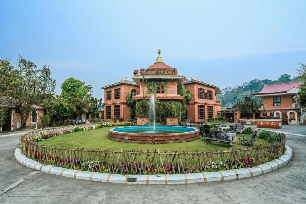 Grand Norling Hotel'S Resort Катманду Екстер'єр фото