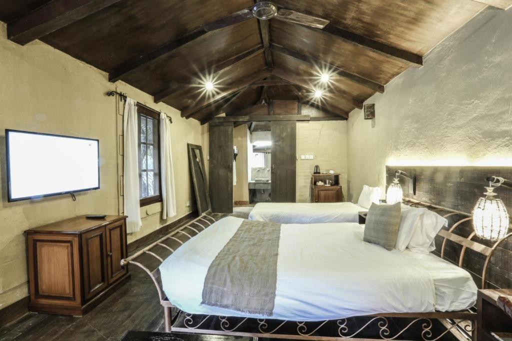 Grand Norling Hotel'S Resort Катманду Екстер'єр фото