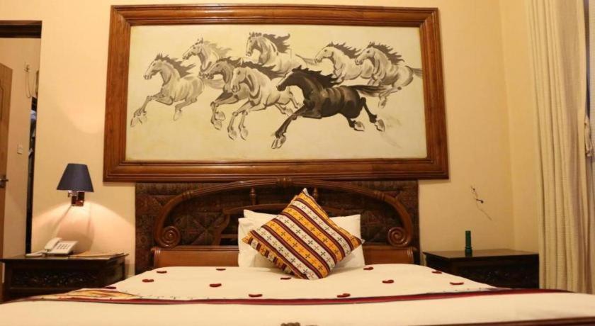 Grand Norling Hotel'S Resort Катманду Екстер'єр фото